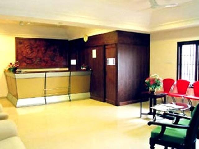 Hotel Issacs Regency à Sultan Bathery Extérieur photo