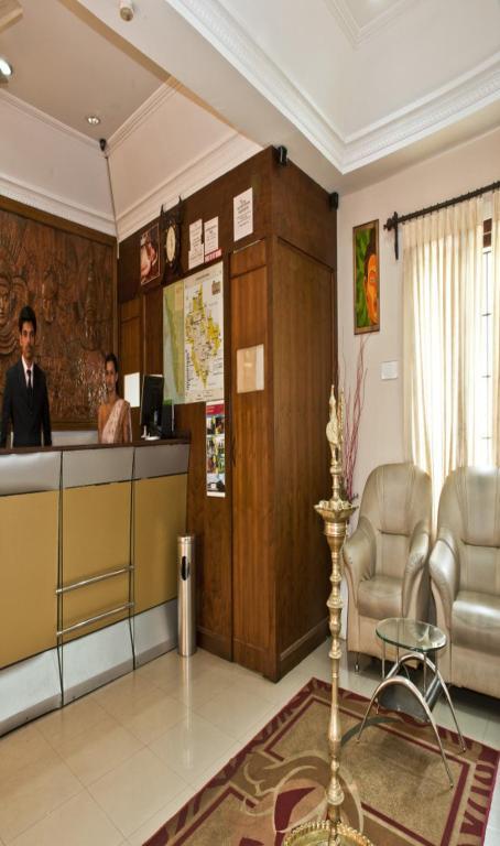 Hotel Issacs Regency à Sultan Bathery Extérieur photo